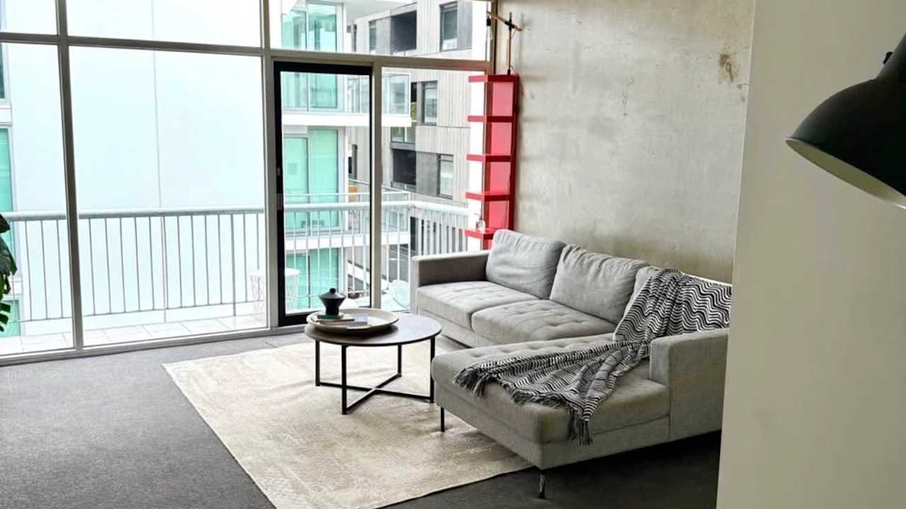 Furnished room in a flatshare