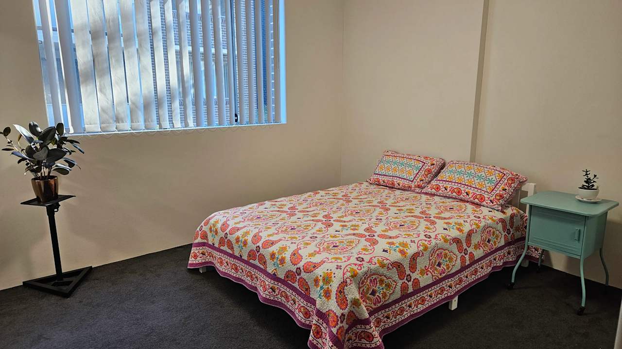 Furnished room with ensuite in a flatshare