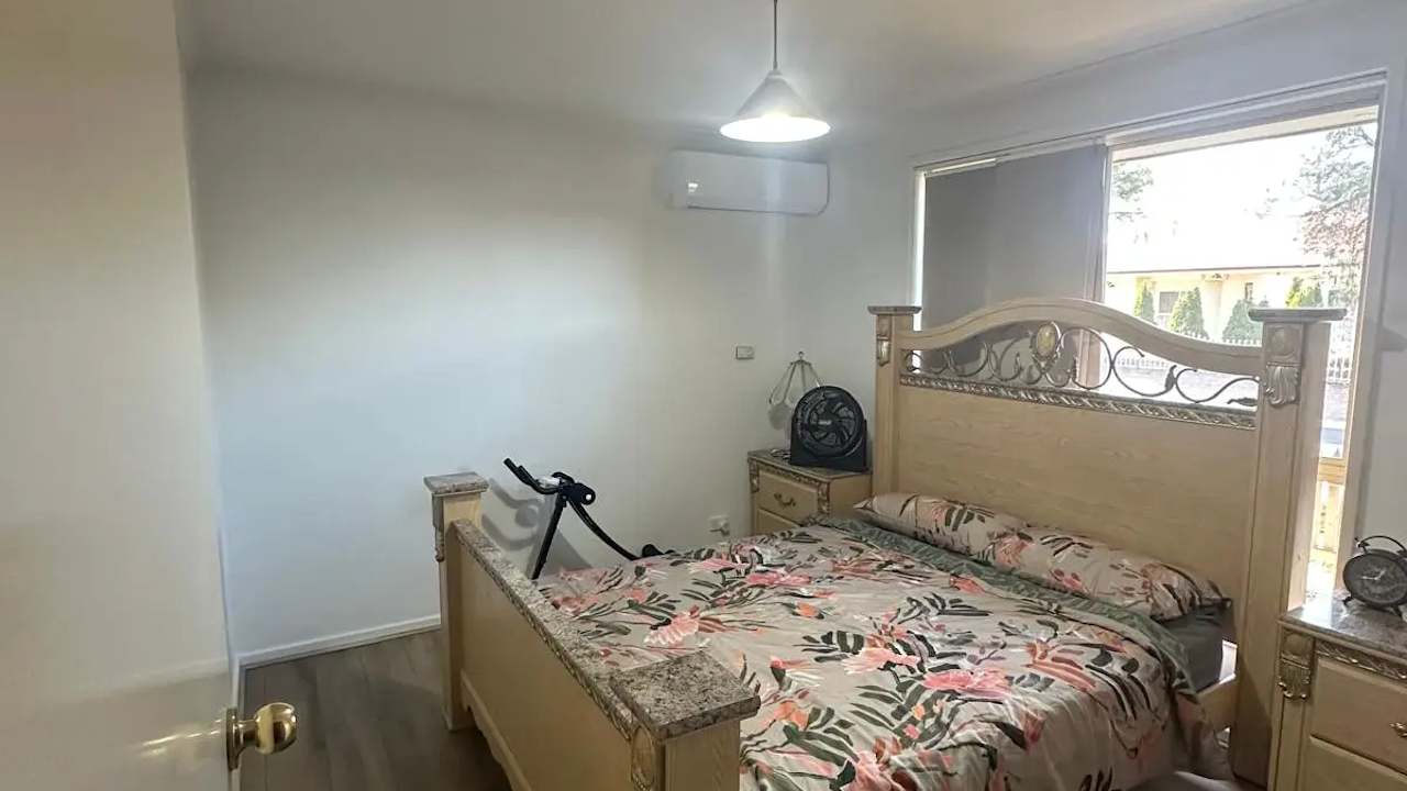 Furnished room with own bathroom
