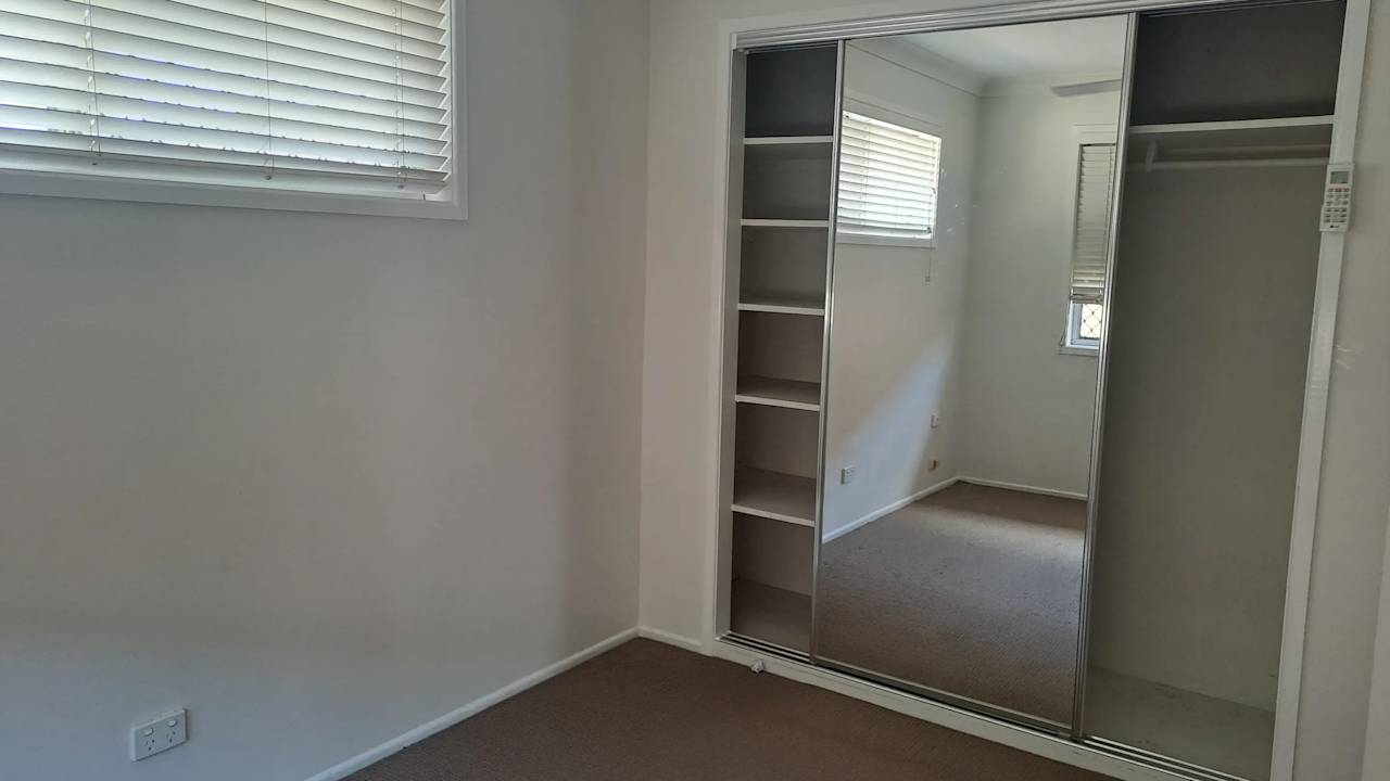 Unfurnished room in a flatshare