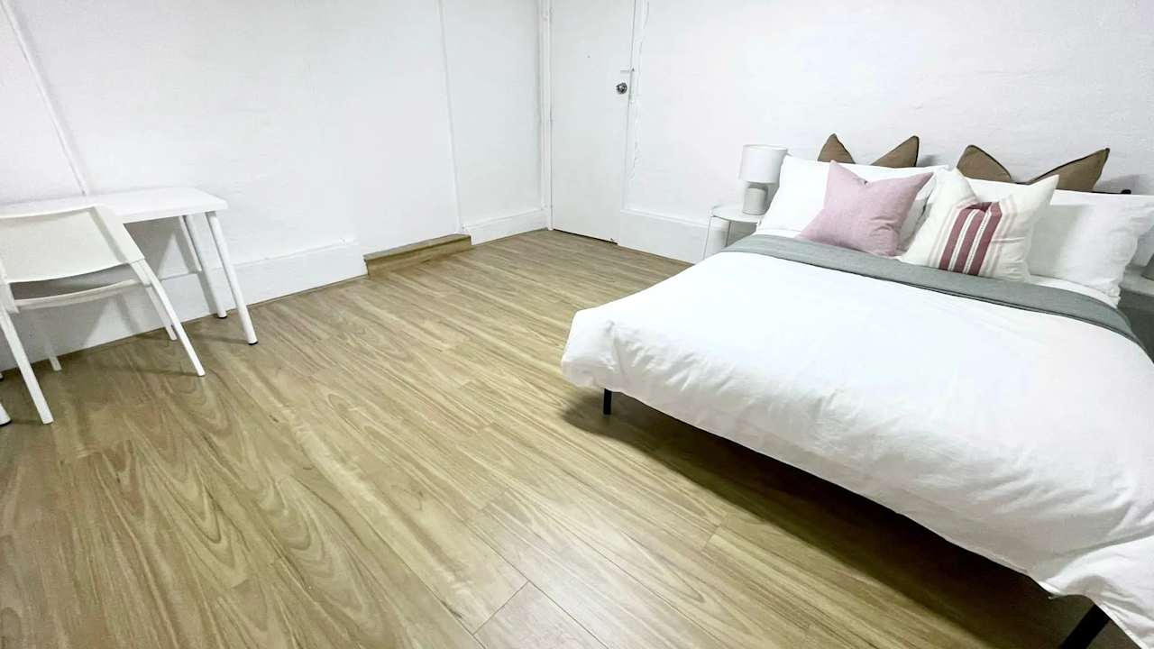 Room in a share house