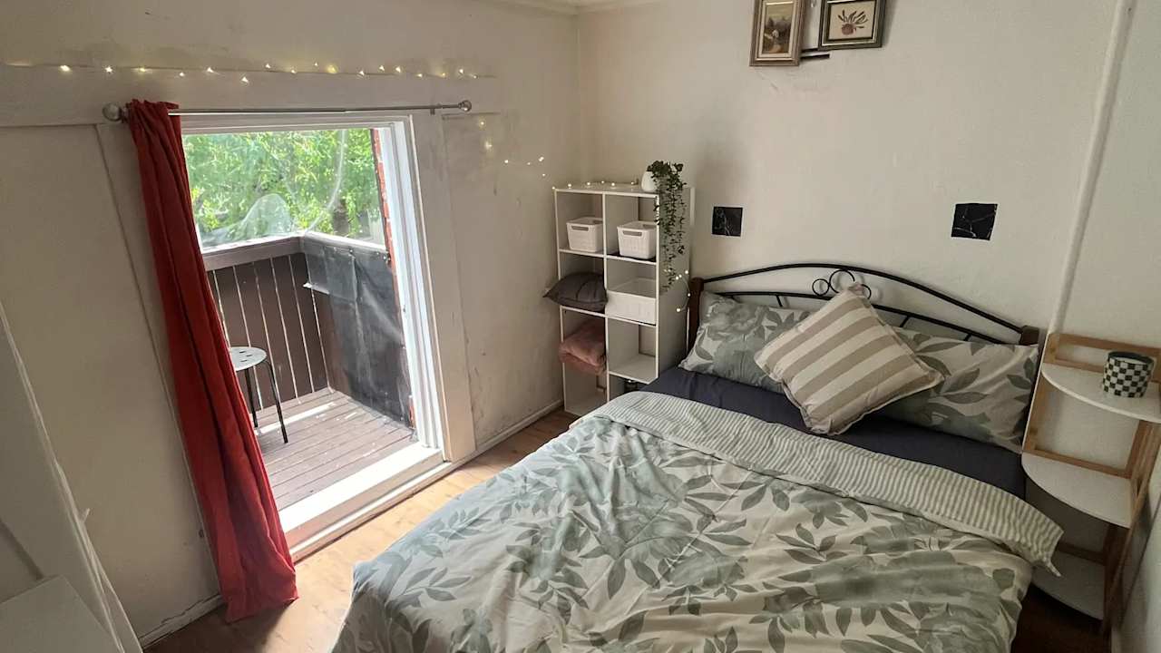 Furnished room in a share house