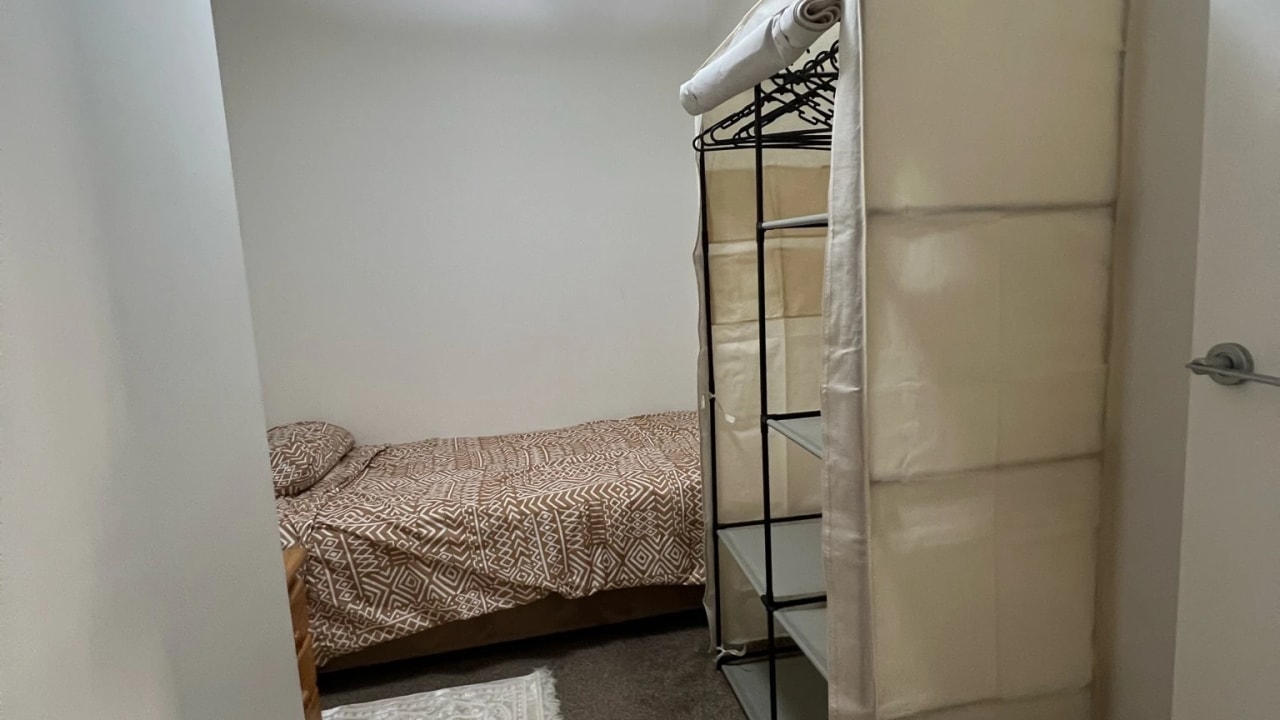 Furnished room in a flatshare