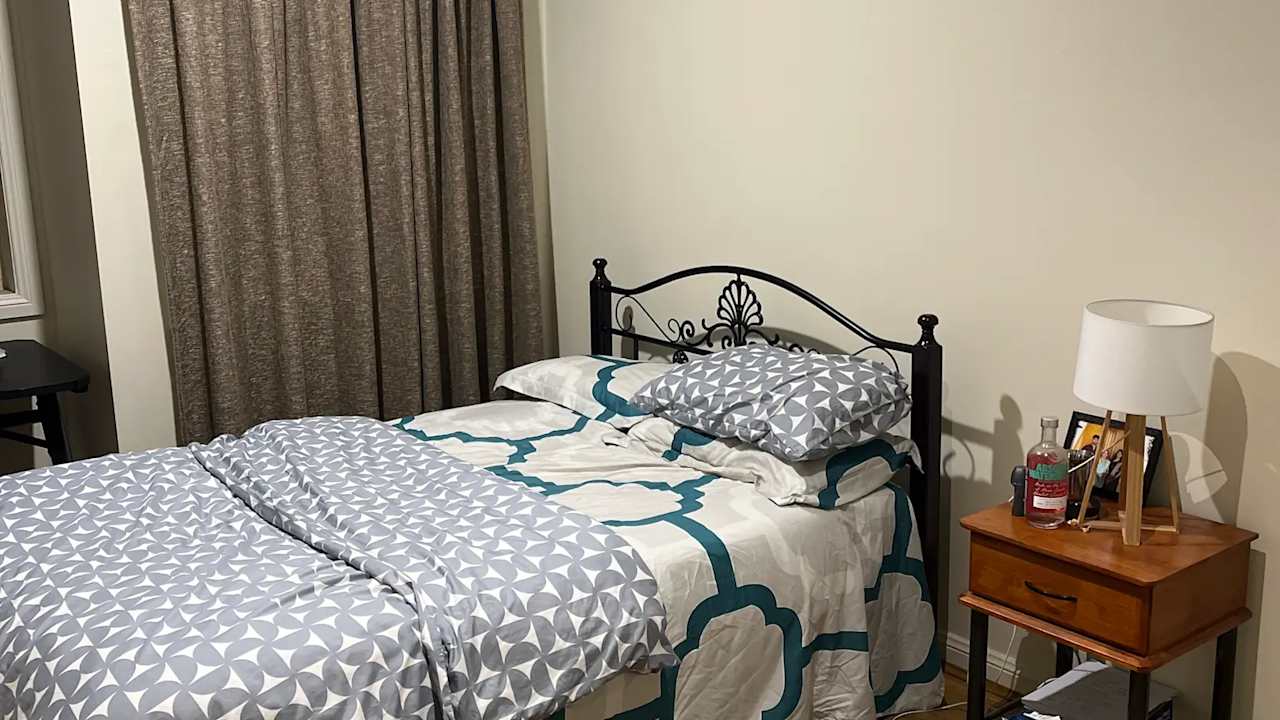 Furnished room in a share house