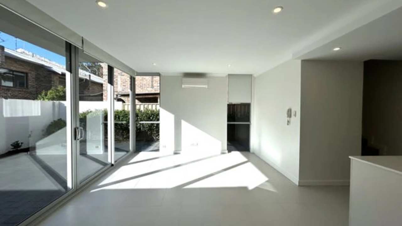 Unfurnished room with own bathroom
