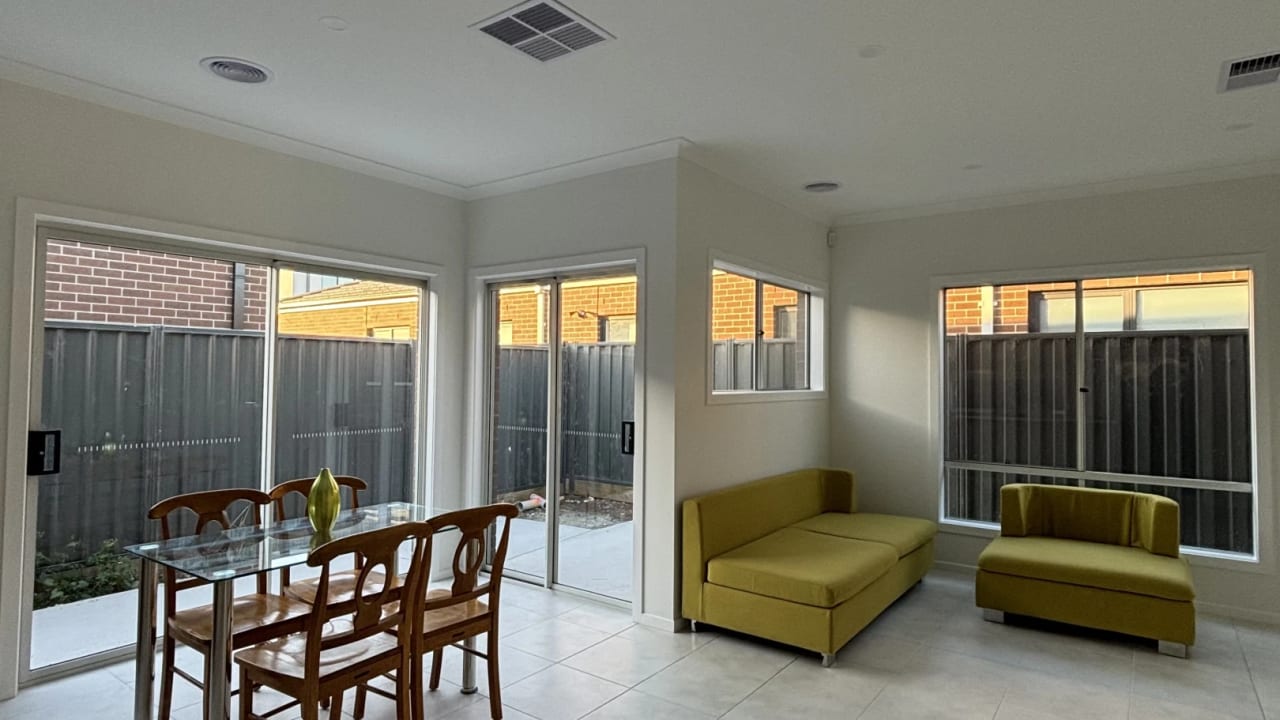 Room in a share house