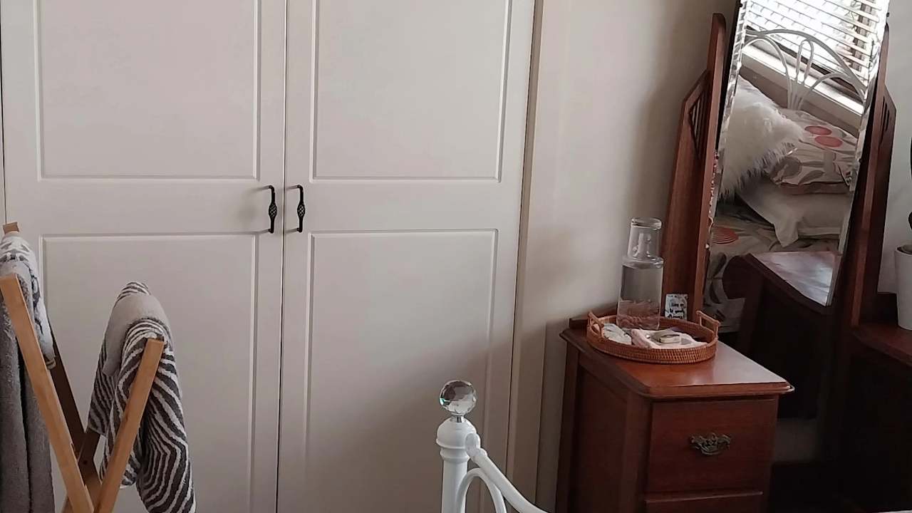 Furnished room in a share house