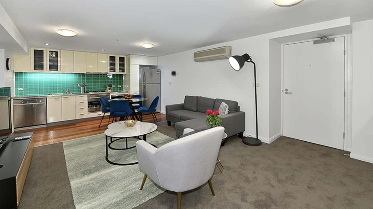 Whole property with 2 rooms for rent