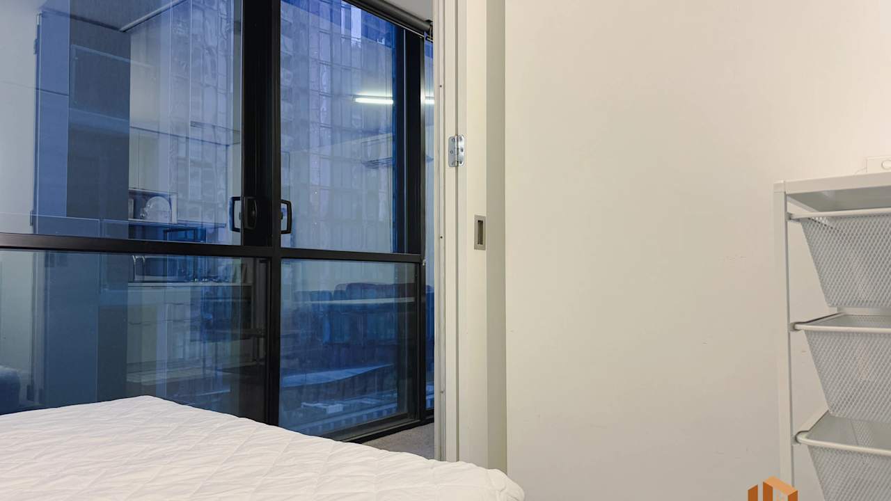 Furnished room in a flatshare