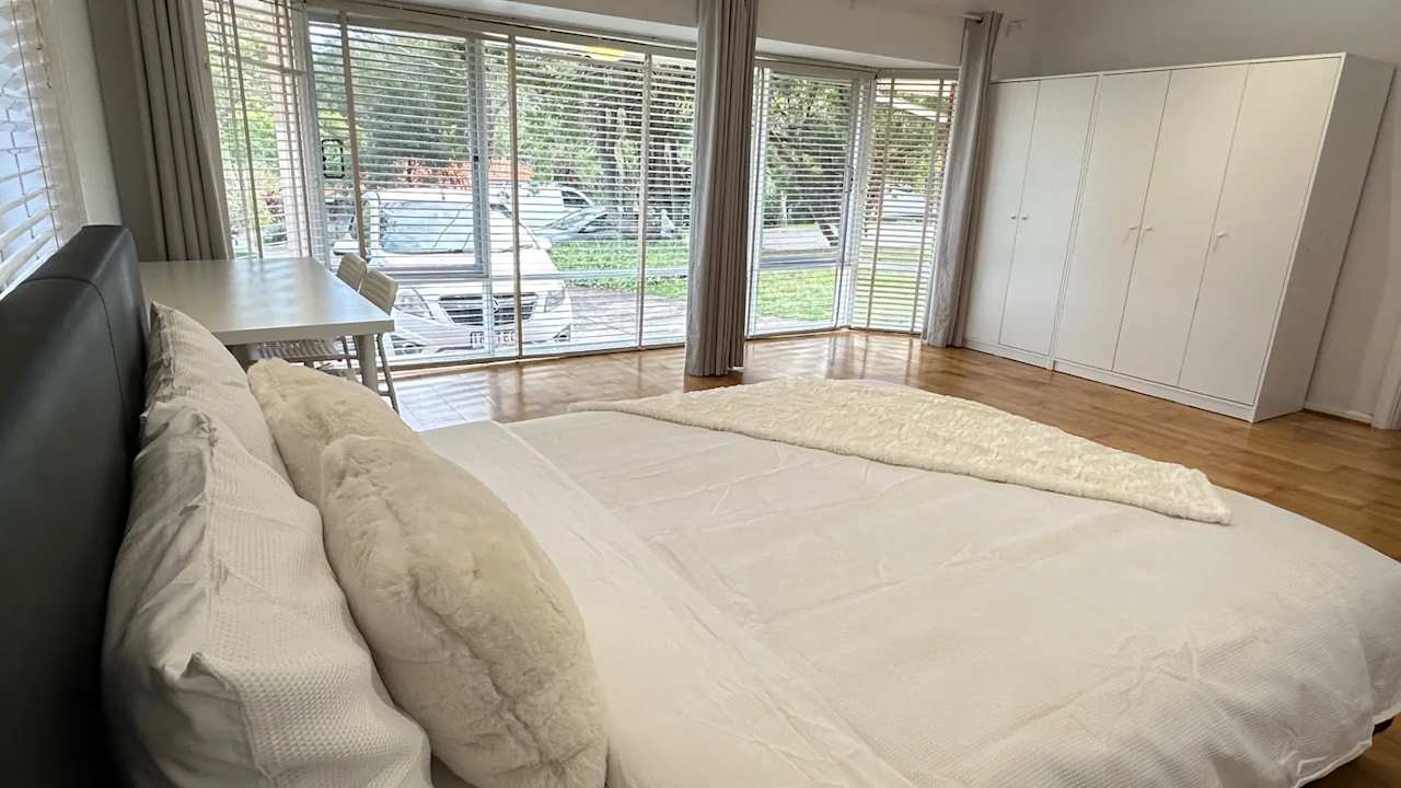 Furnished room in a share house