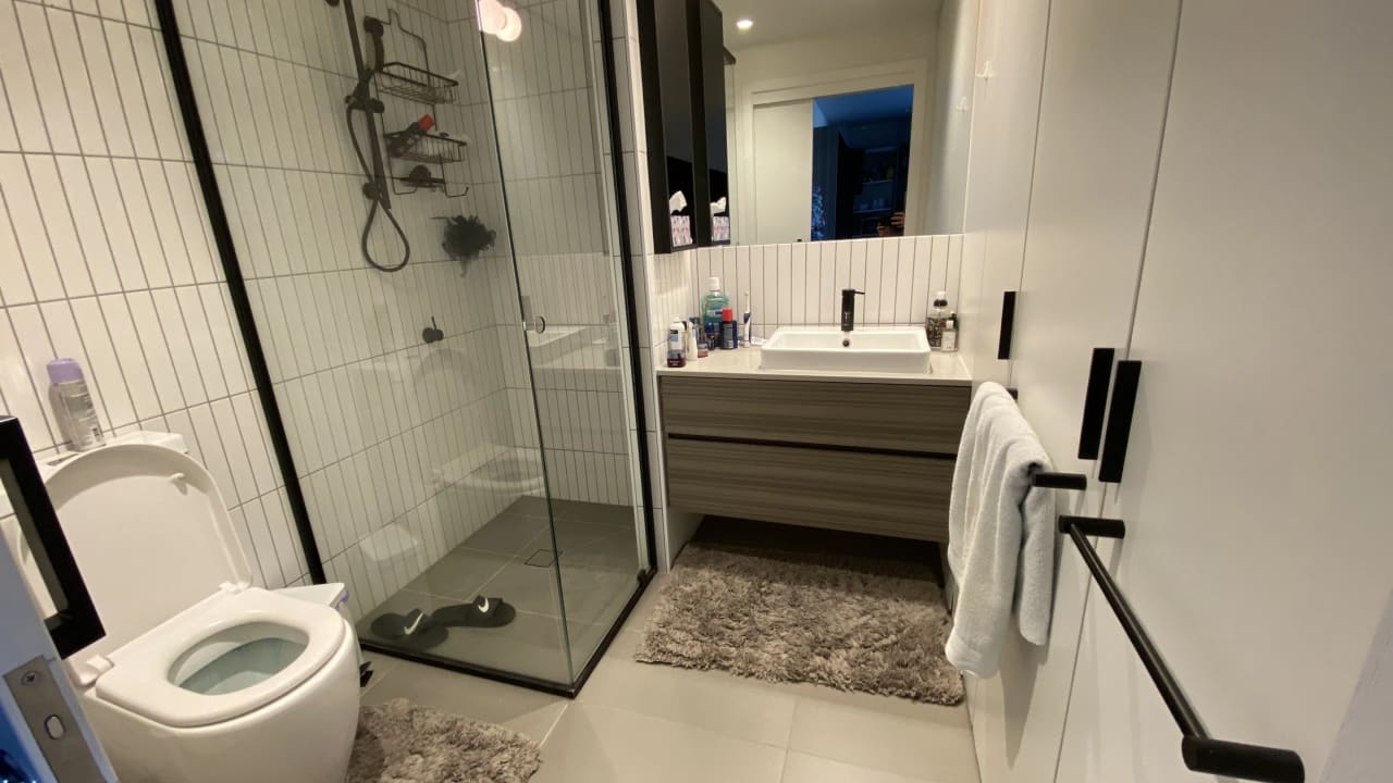 Furnished room with own bathroom