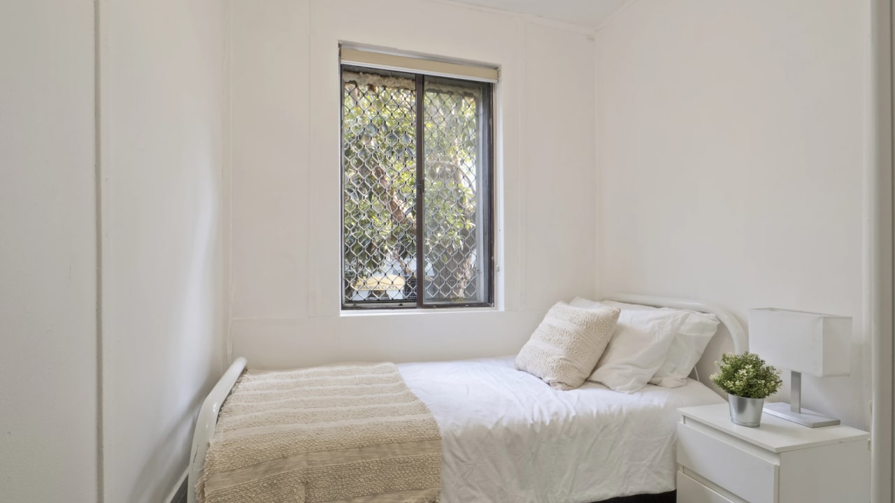 Furnished room in a flatshare