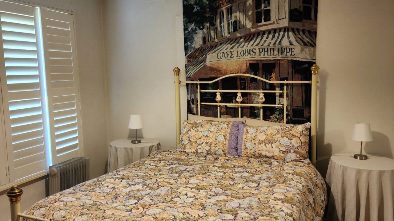 Furnished room in a share house