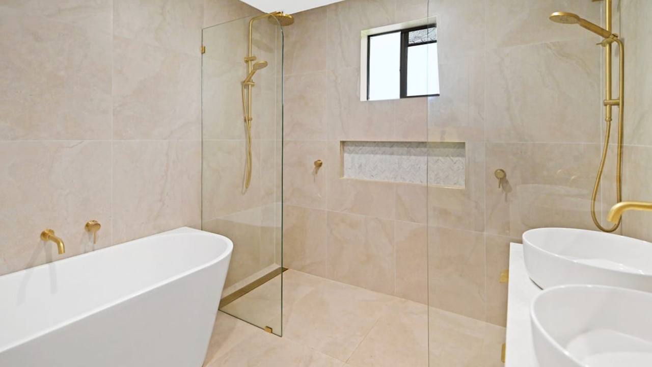 Unfurnished room in a share house