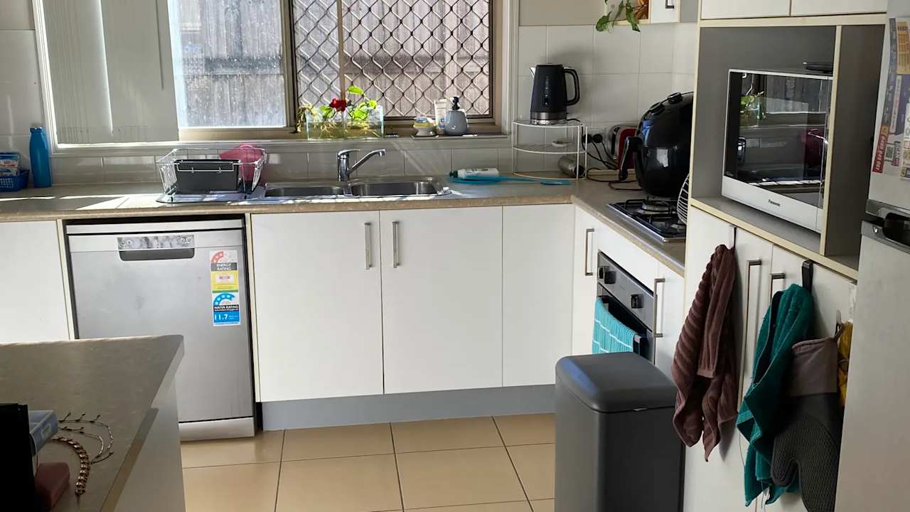 Unfurnished room in a share house
