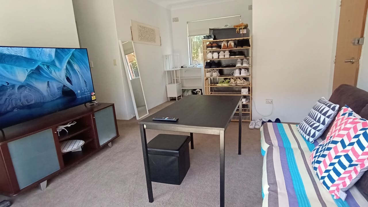 Furnished room in a flatshare