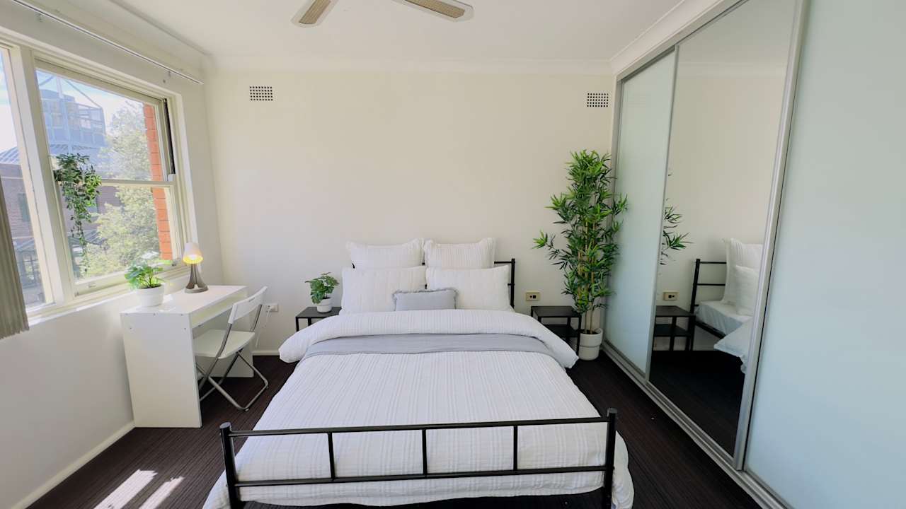 Furnished room in a flatshare