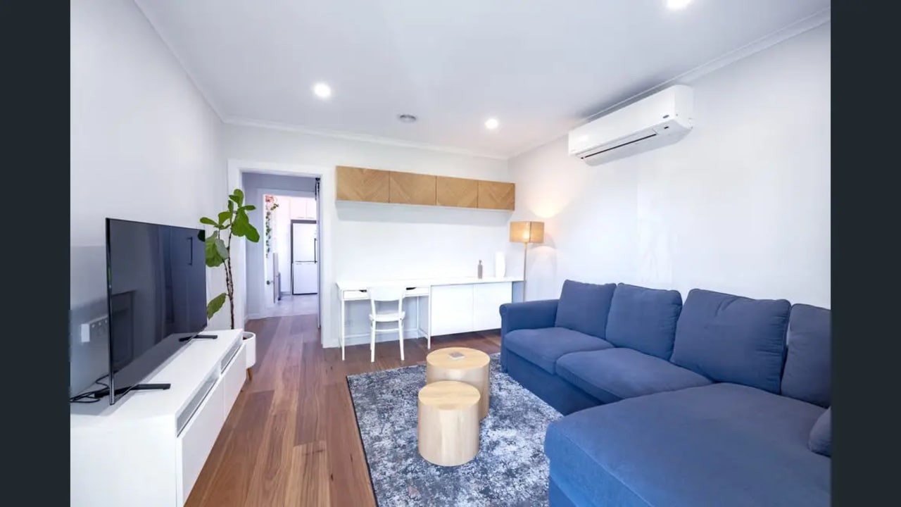 Furnished room in a flatshare