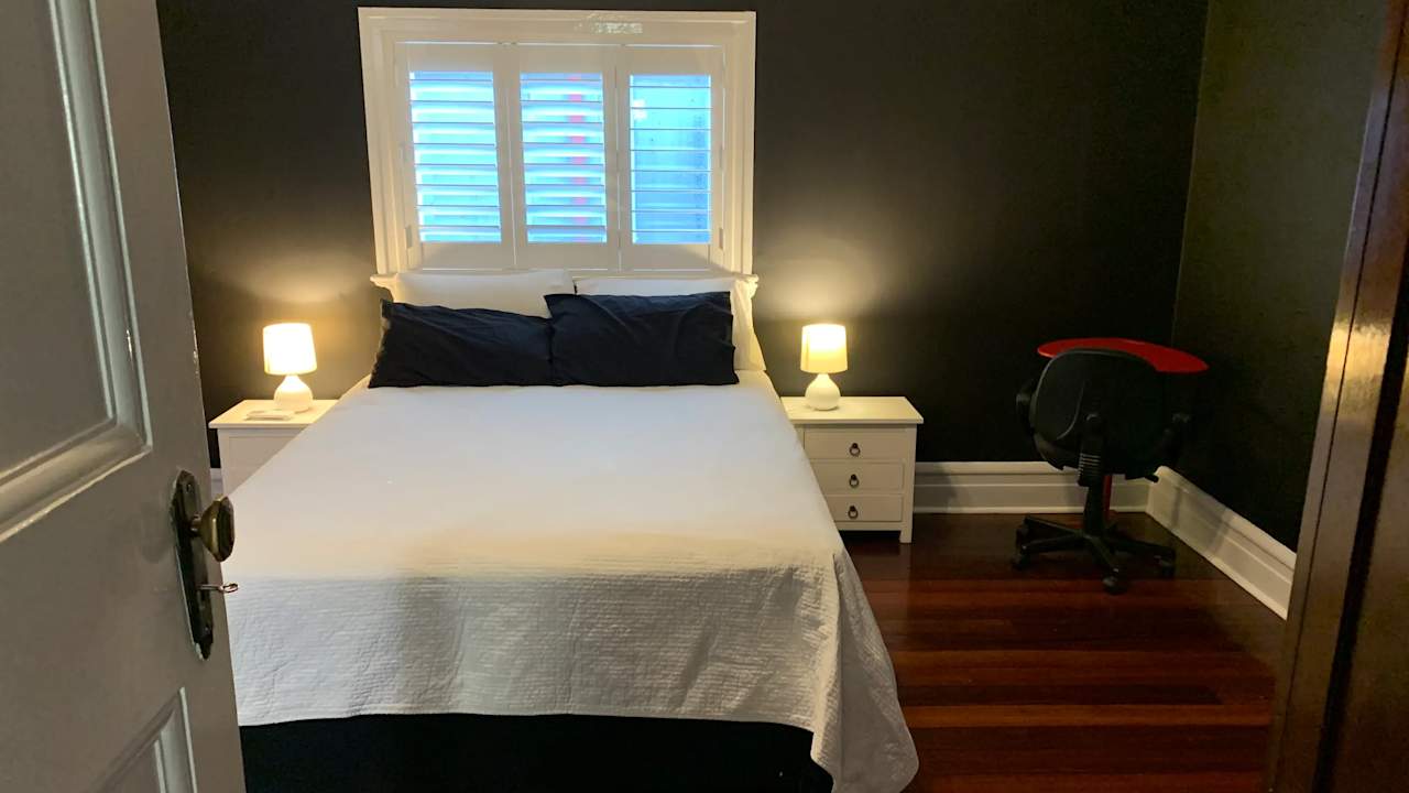 Whole property with 1 room for rent