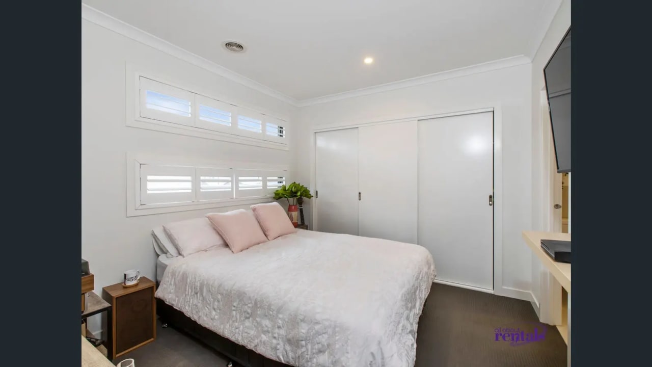 Room with ensuite in a share house
