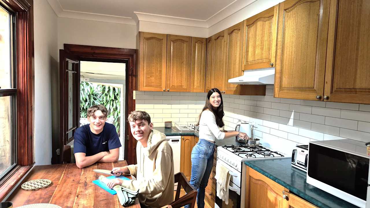 Furnished room in a share house