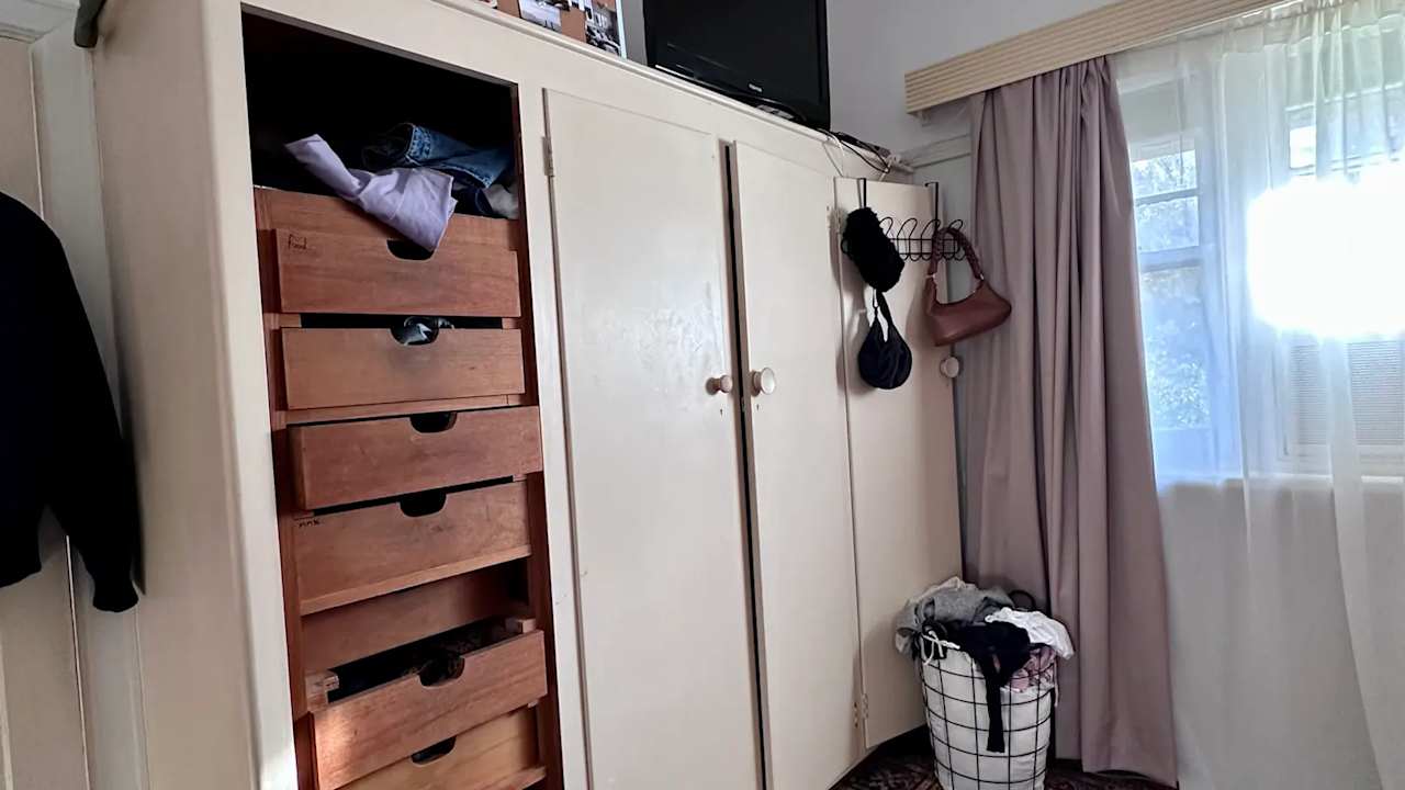 Room in a share house