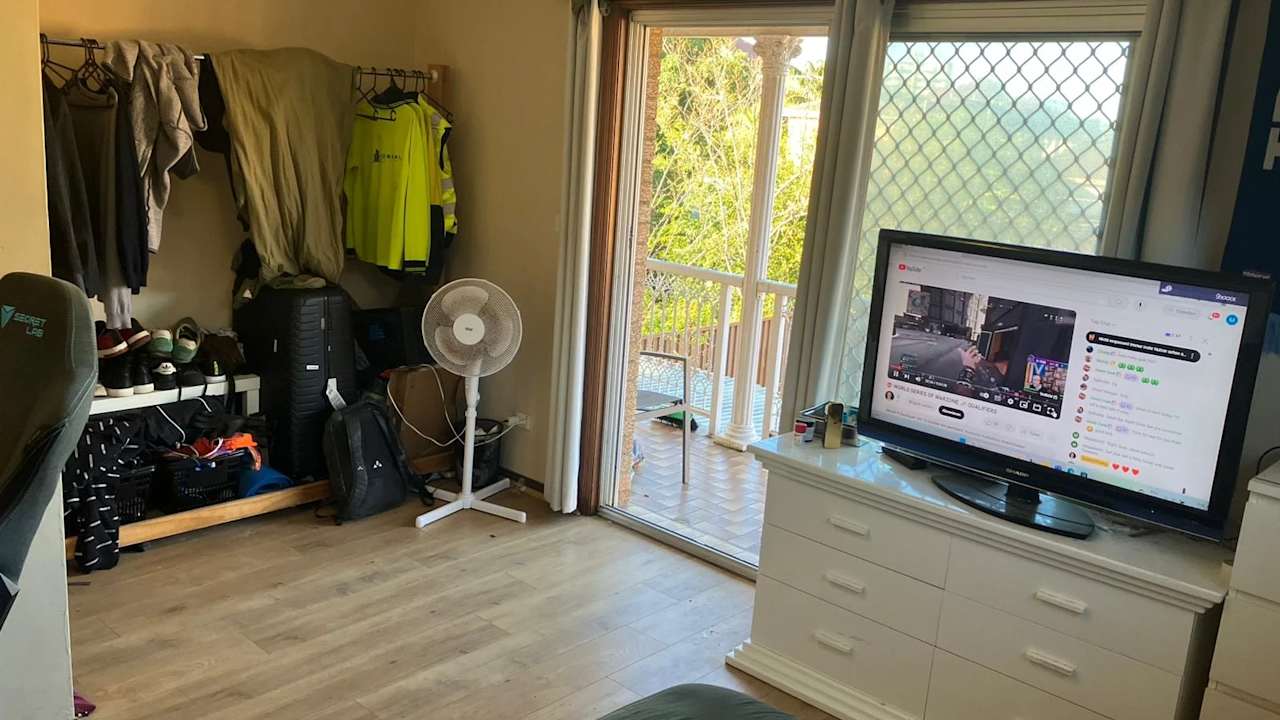 Room in a share house