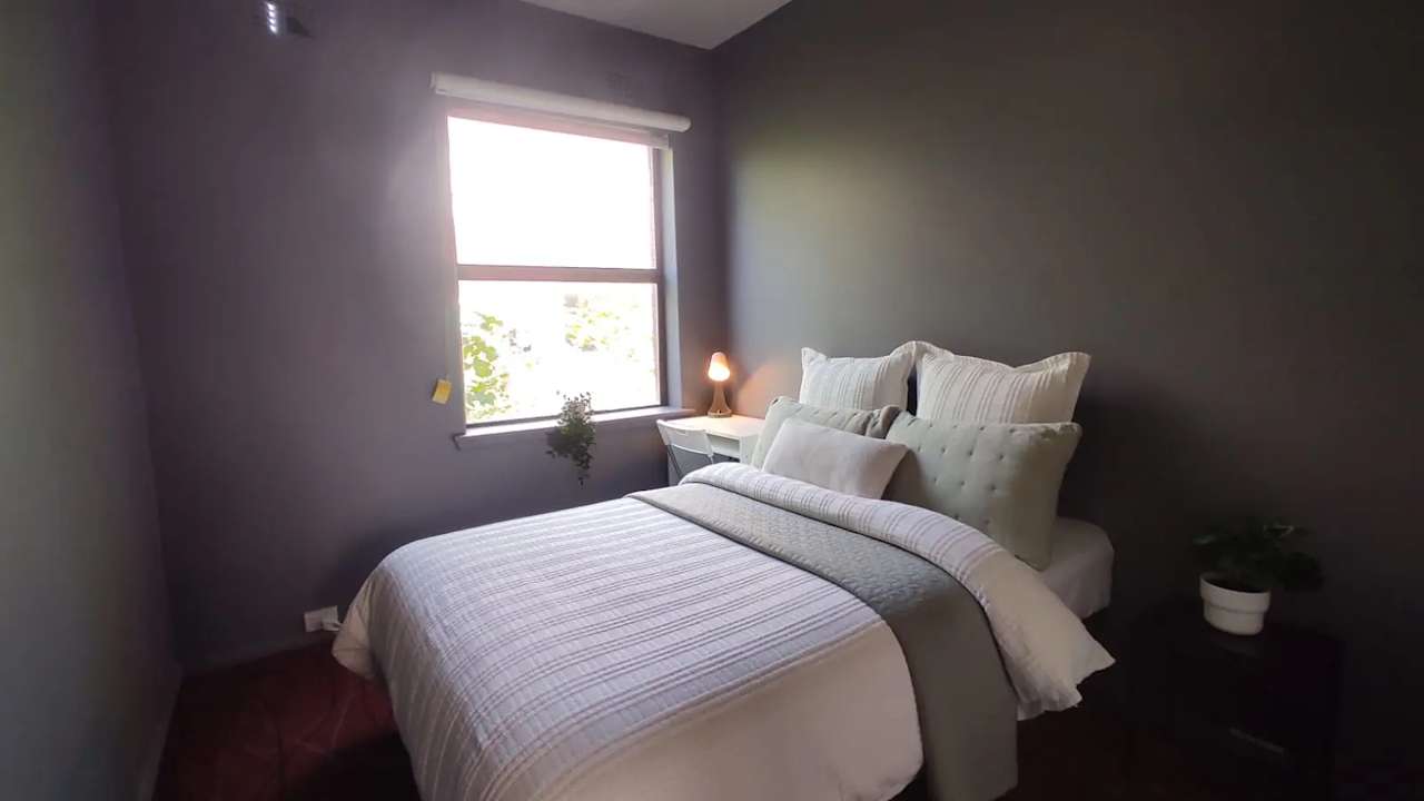 Furnished room in a share house