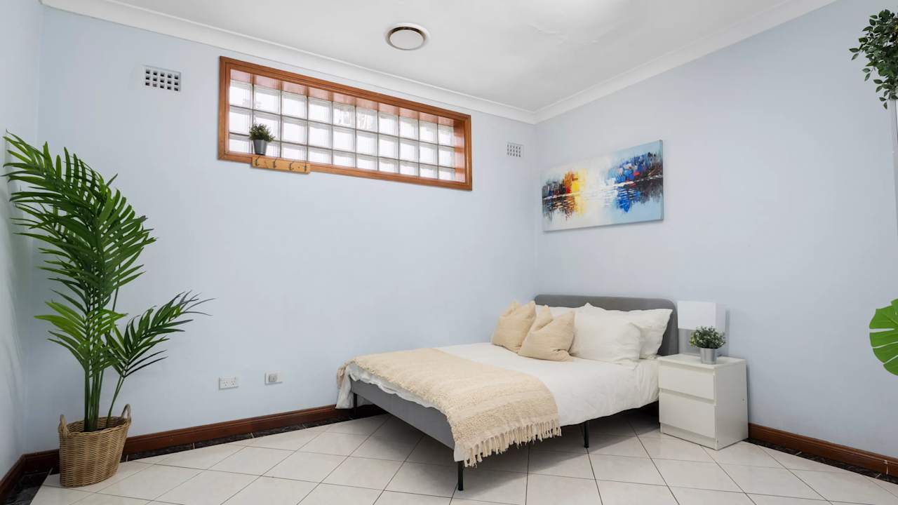 Furnished room in a share house