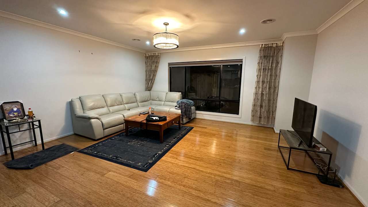 Unfurnished room in a share house