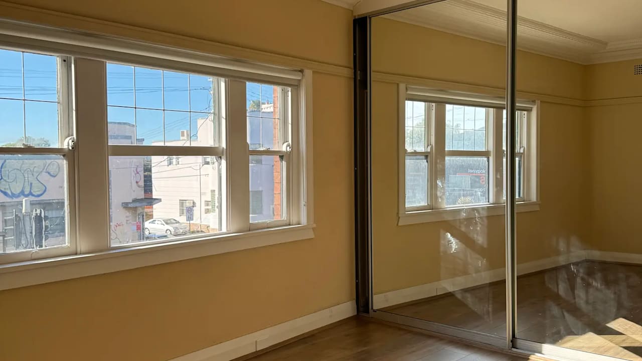 Unfurnished room in a flatshare