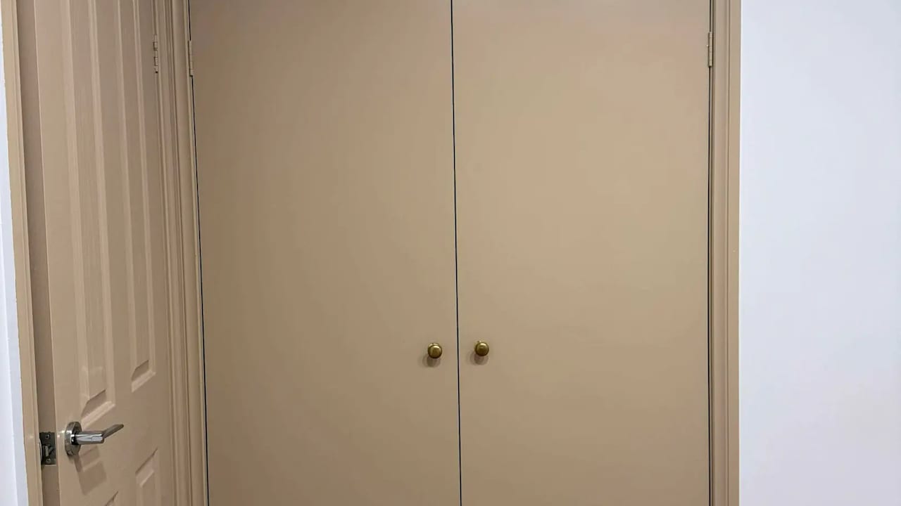 Unfurnished room in a share house