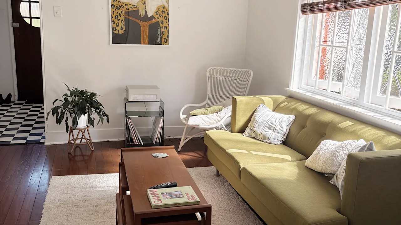 Unfurnished room in a flatshare