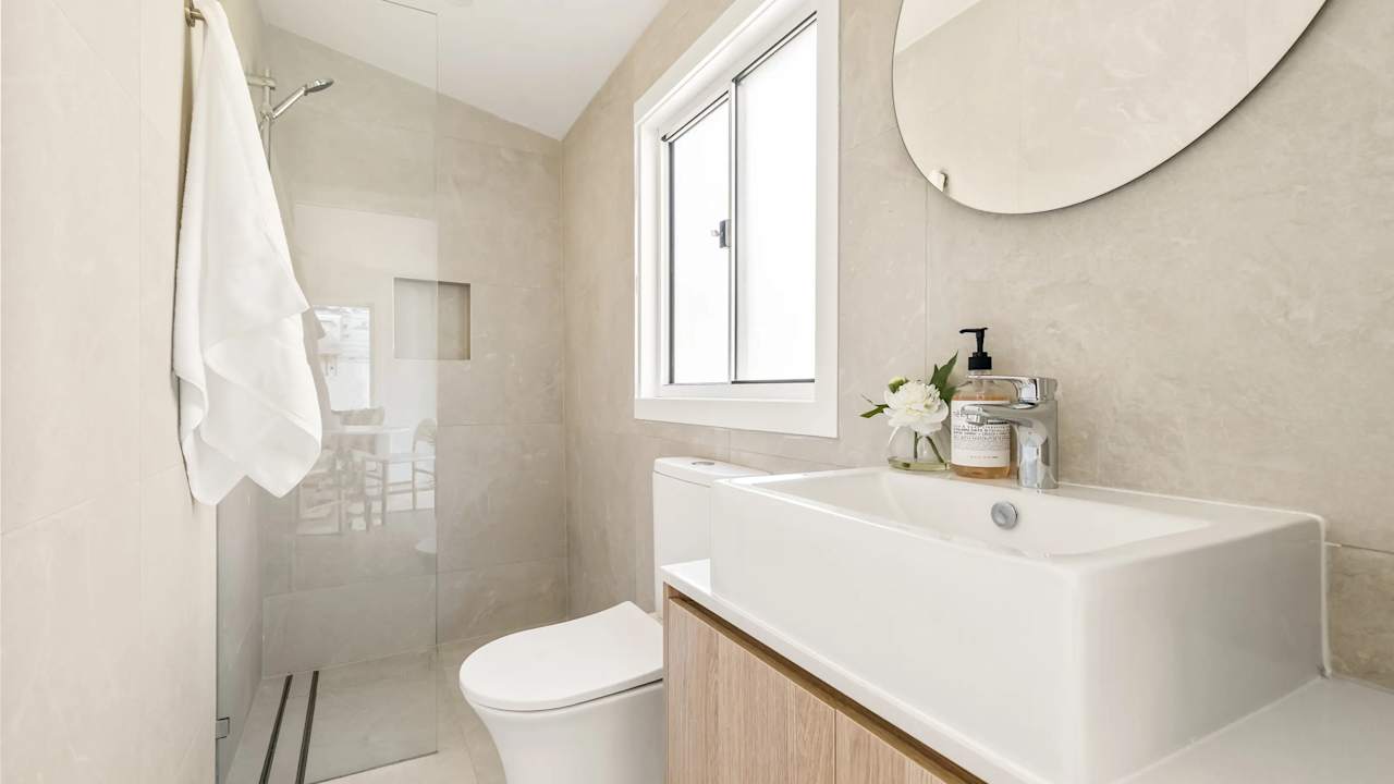 Unfurnished room with own bathroom