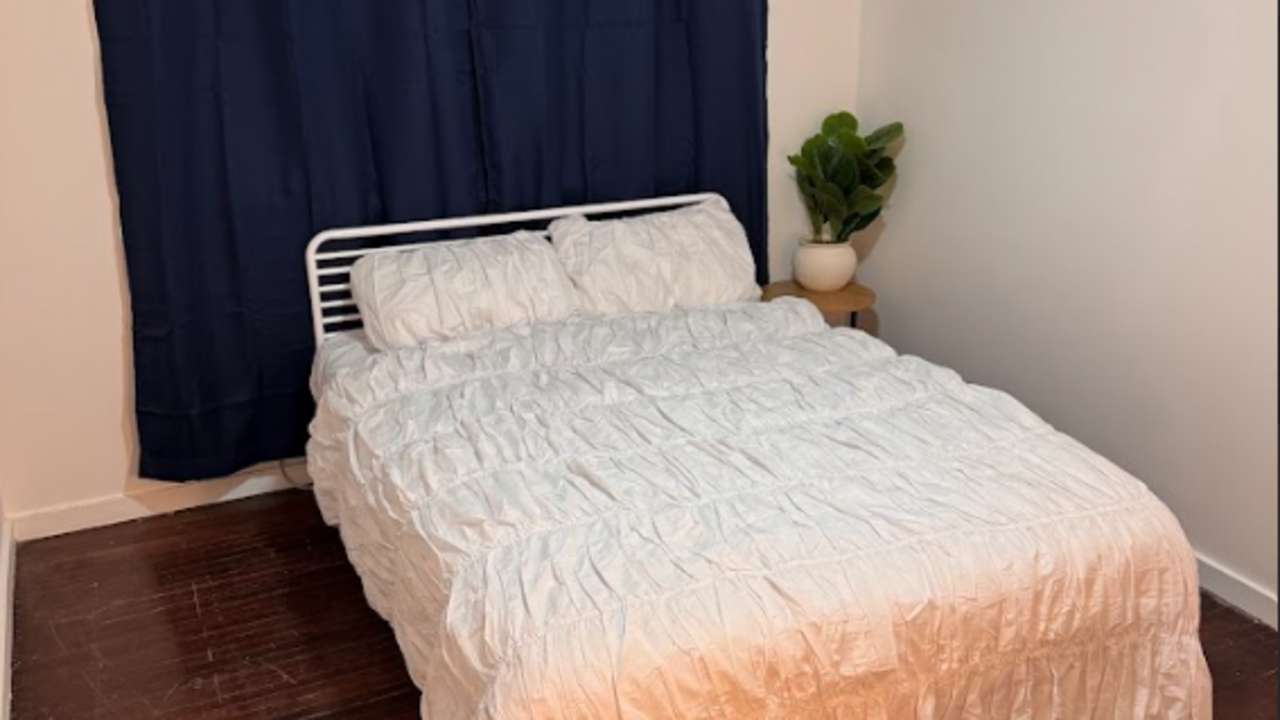 Furnished room in a flatshare