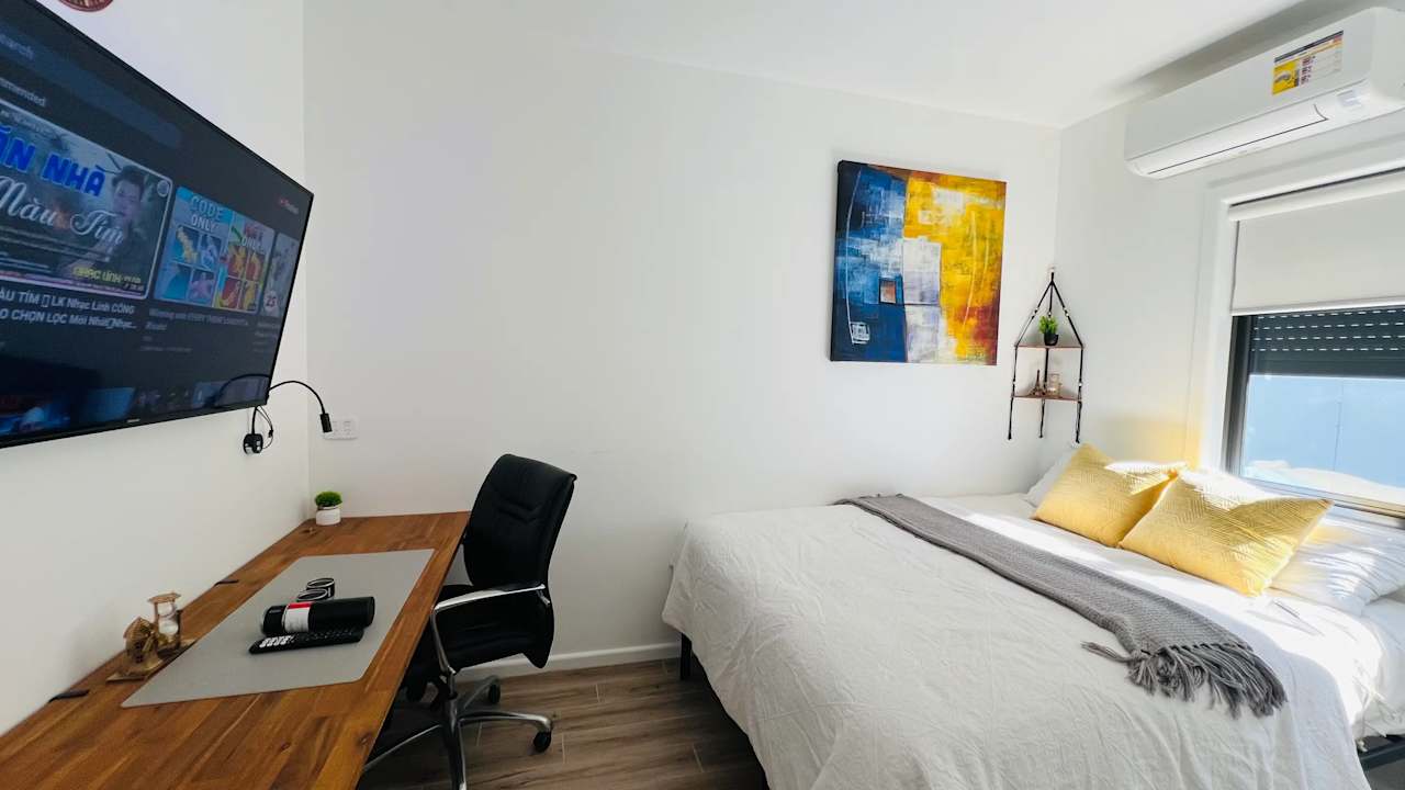 Furnished room in a share house