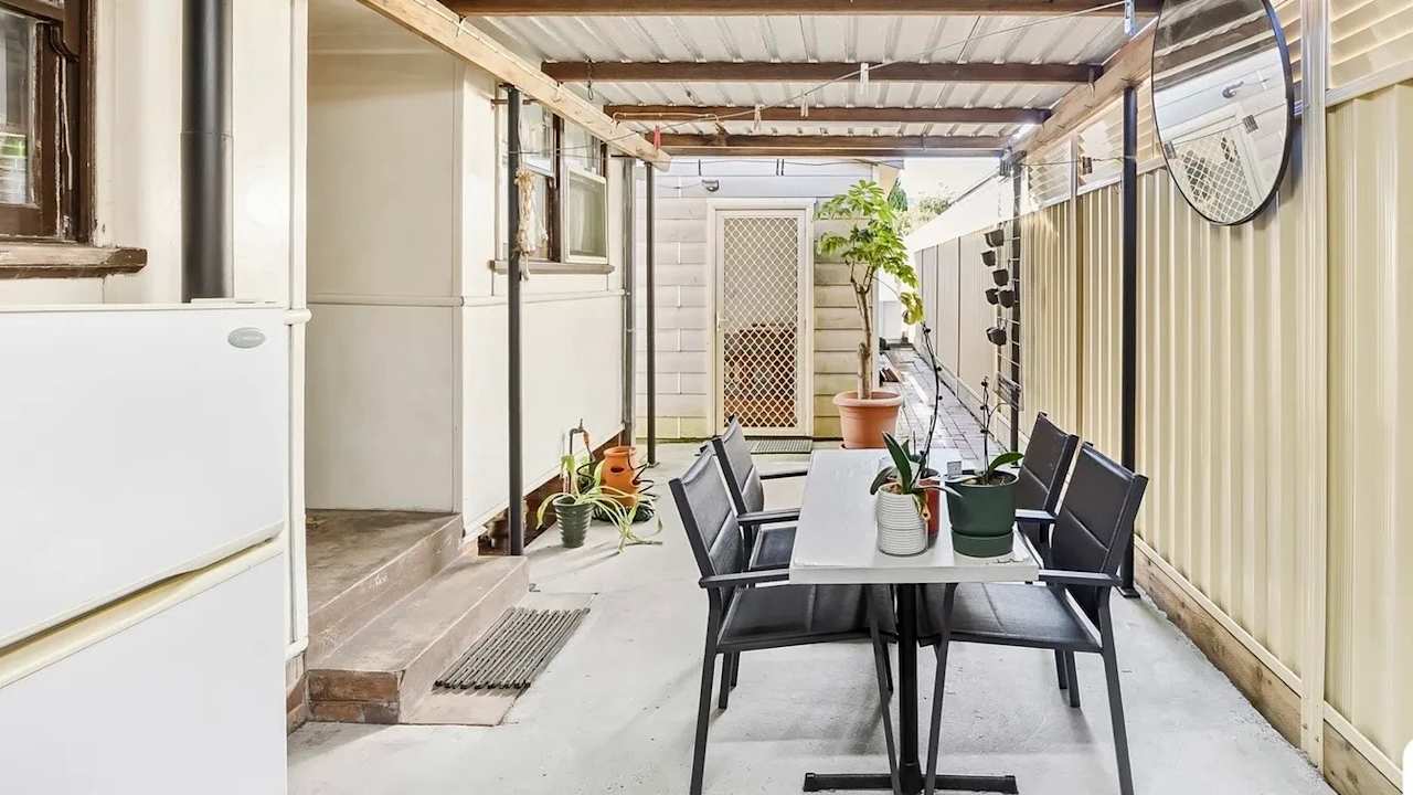 Whole property with 2 rooms for rent