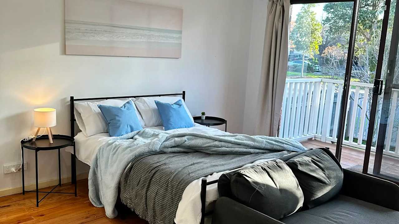Furnished room in a share house