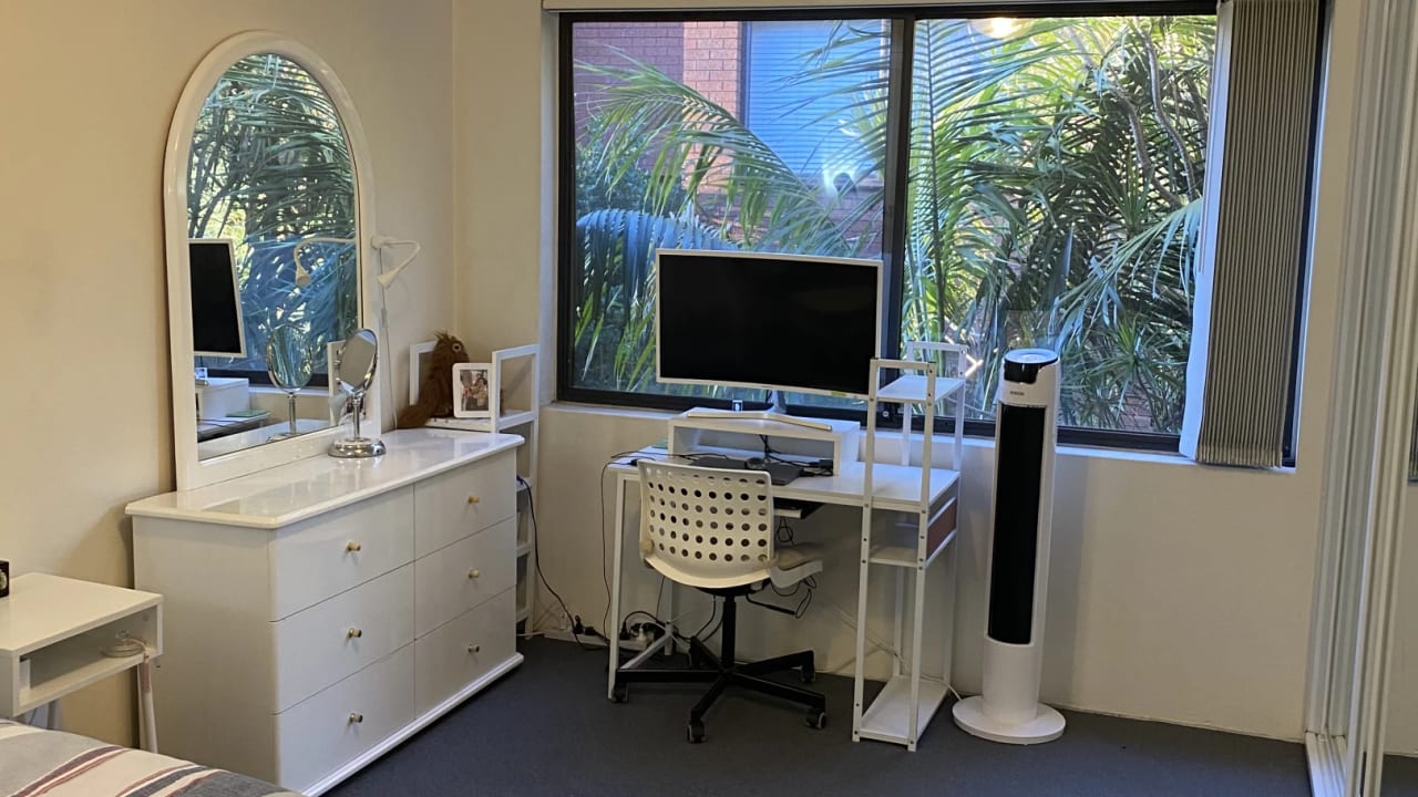 Furnished room in a flatshare