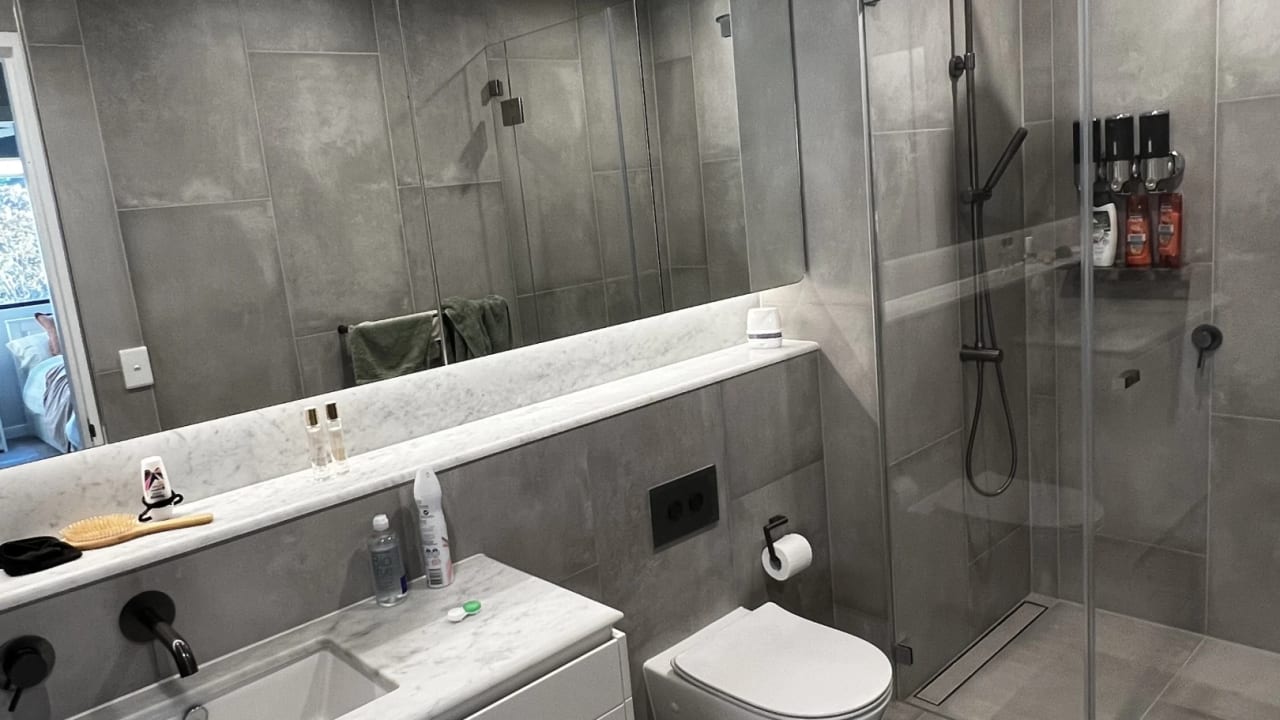 Furnished room with own bathroom