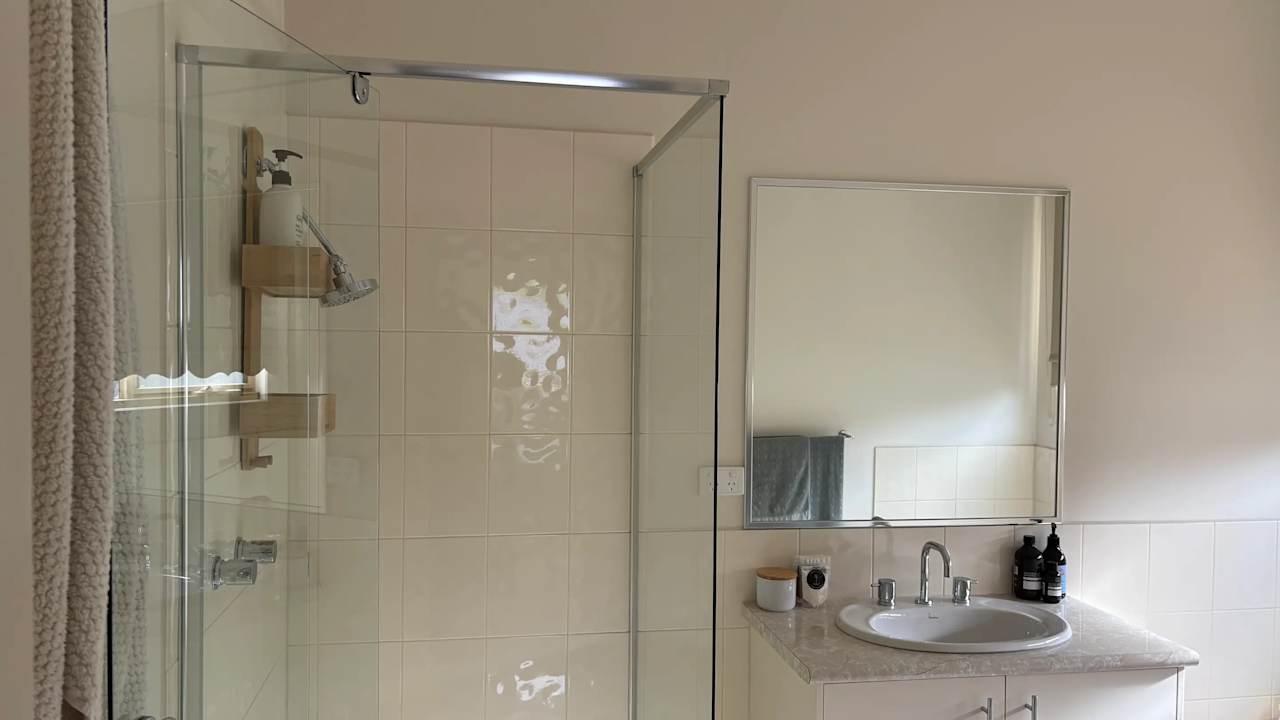 Furnished room with own bathroom