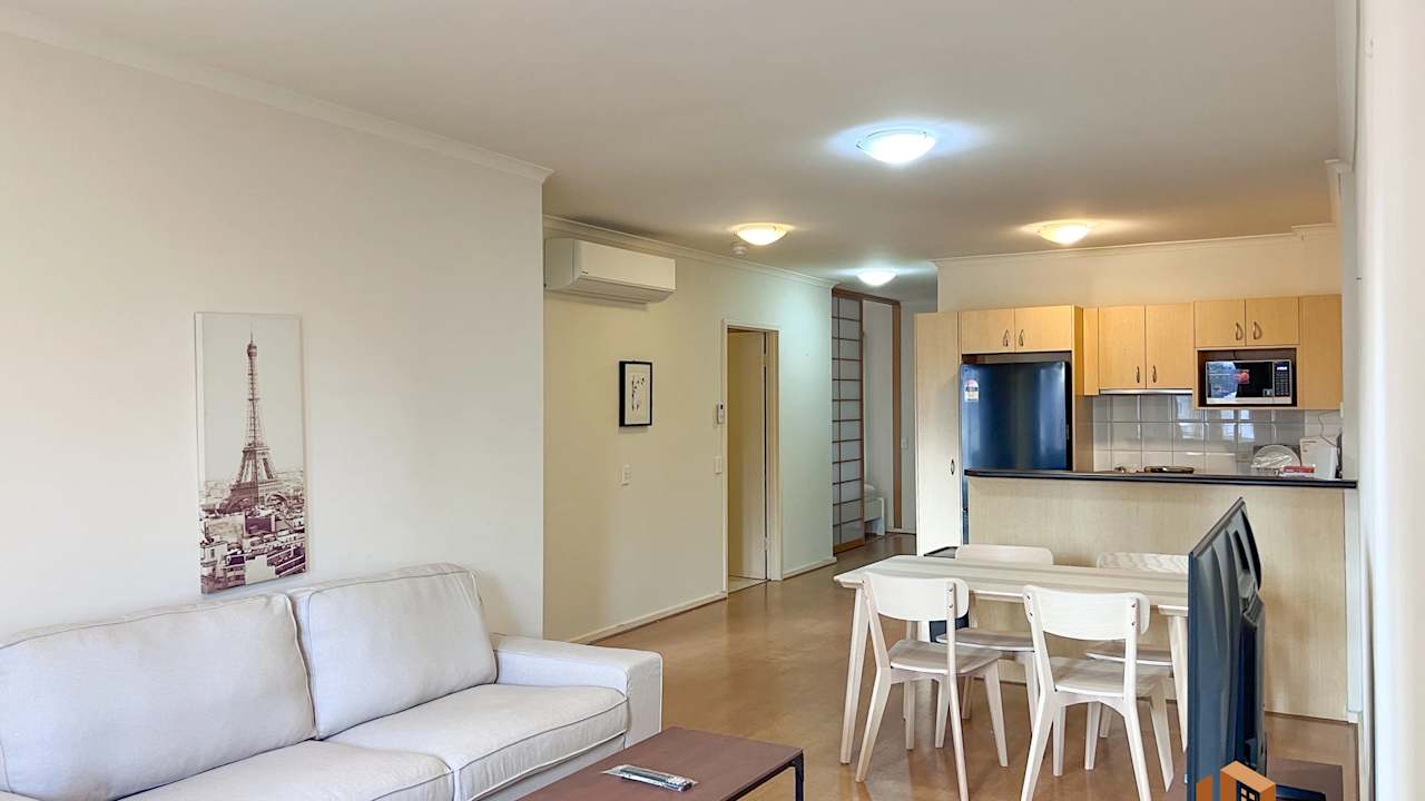 Furnished room in a flatshare