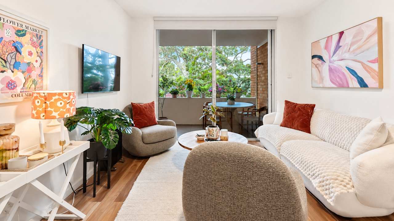 Furnished room in a flatshare