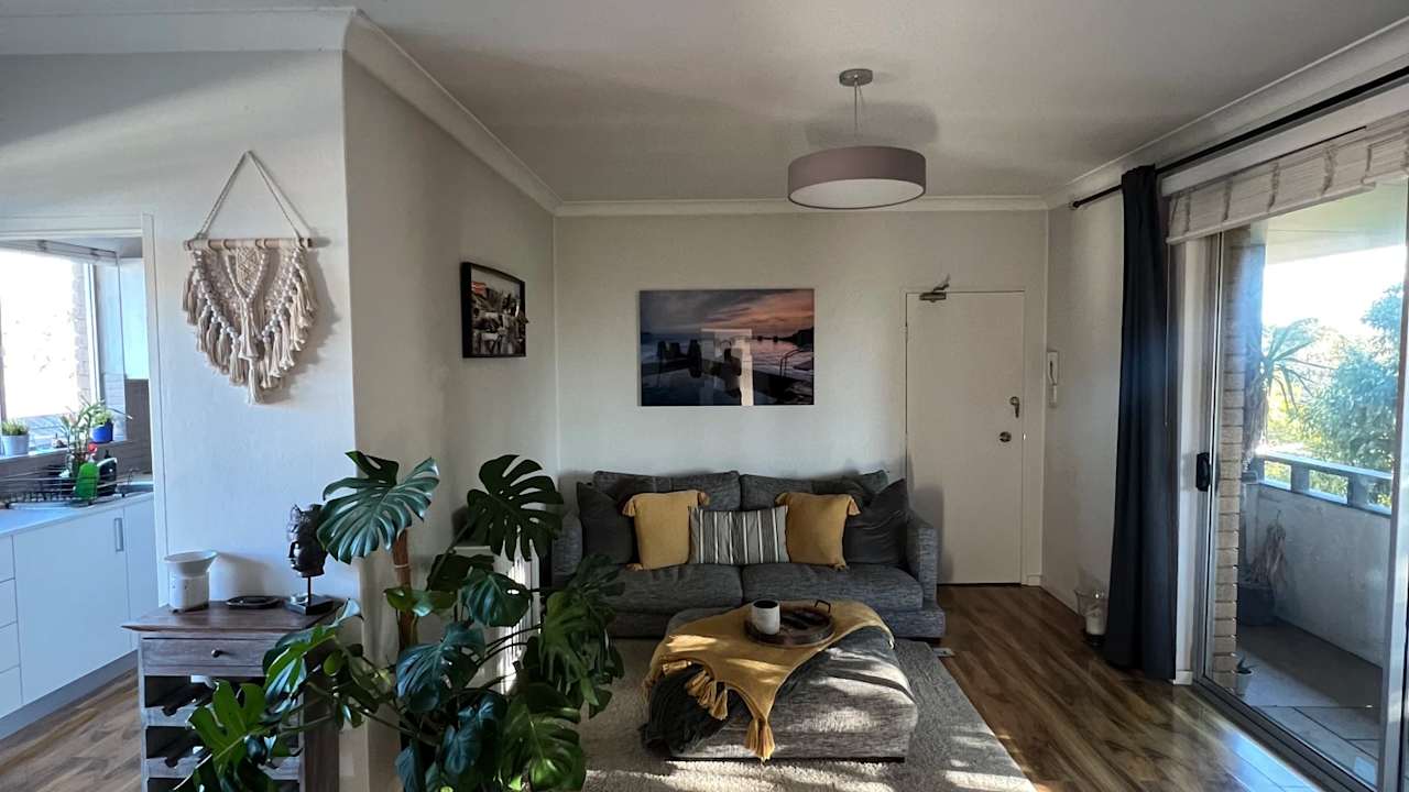 Furnished room in a flatshare