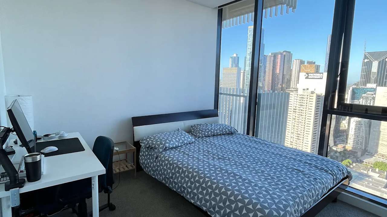 Furnished room in a flatshare