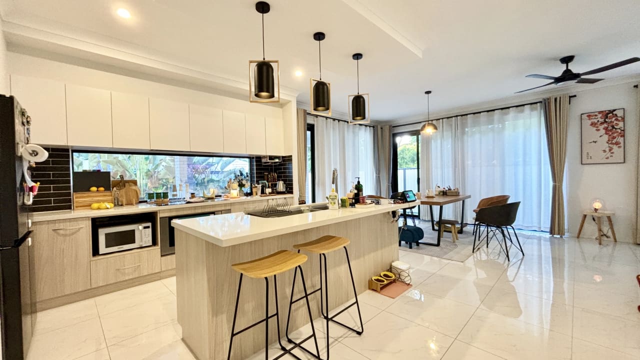 Furnished room in a share house