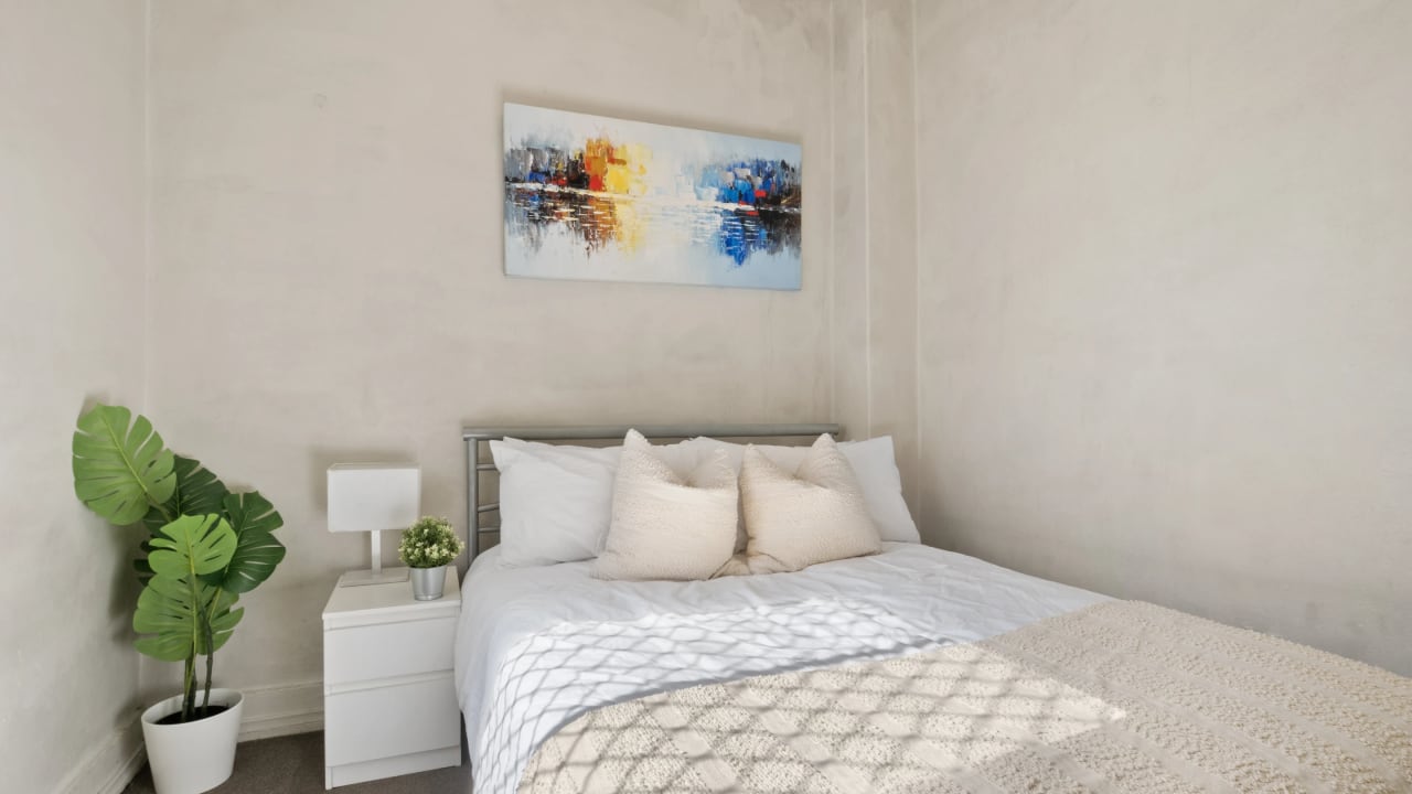 Furnished room in a flatshare