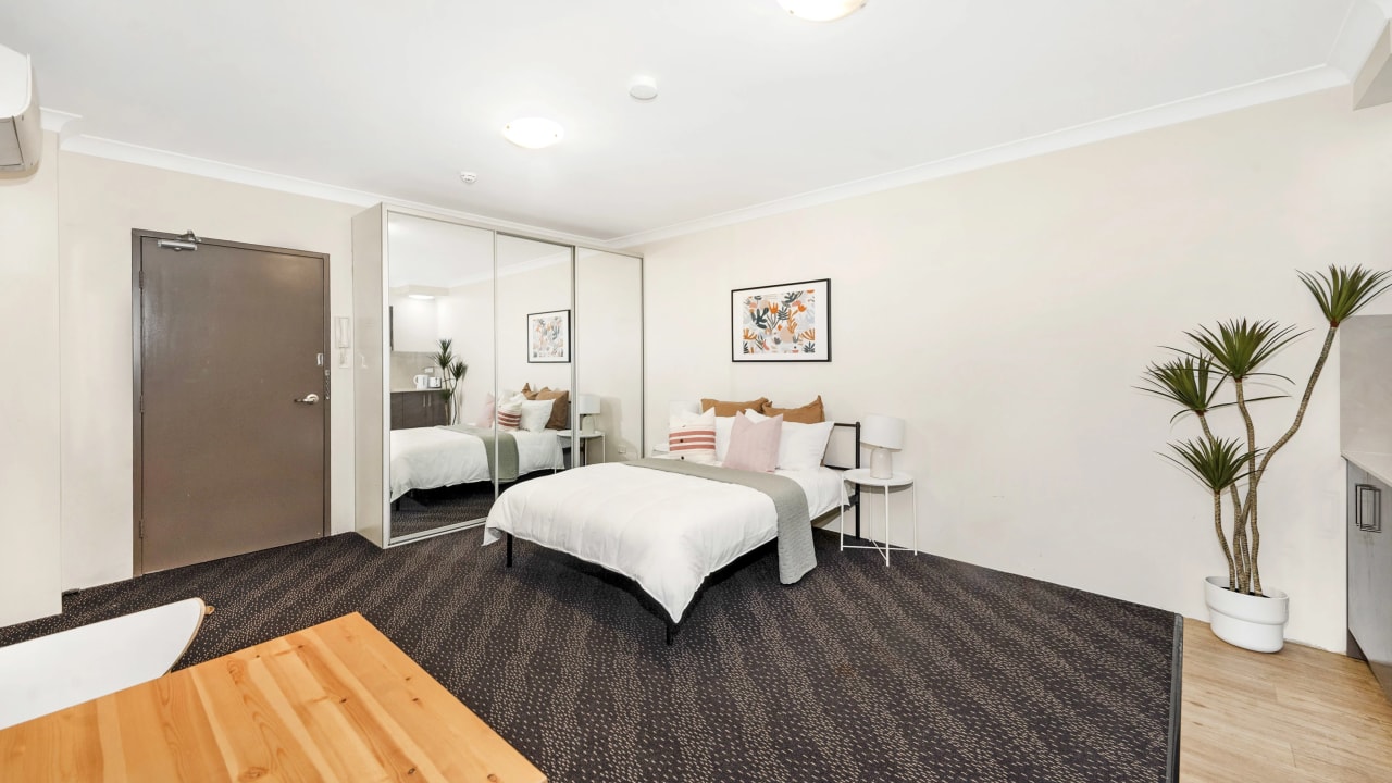 Room studio flat for rent