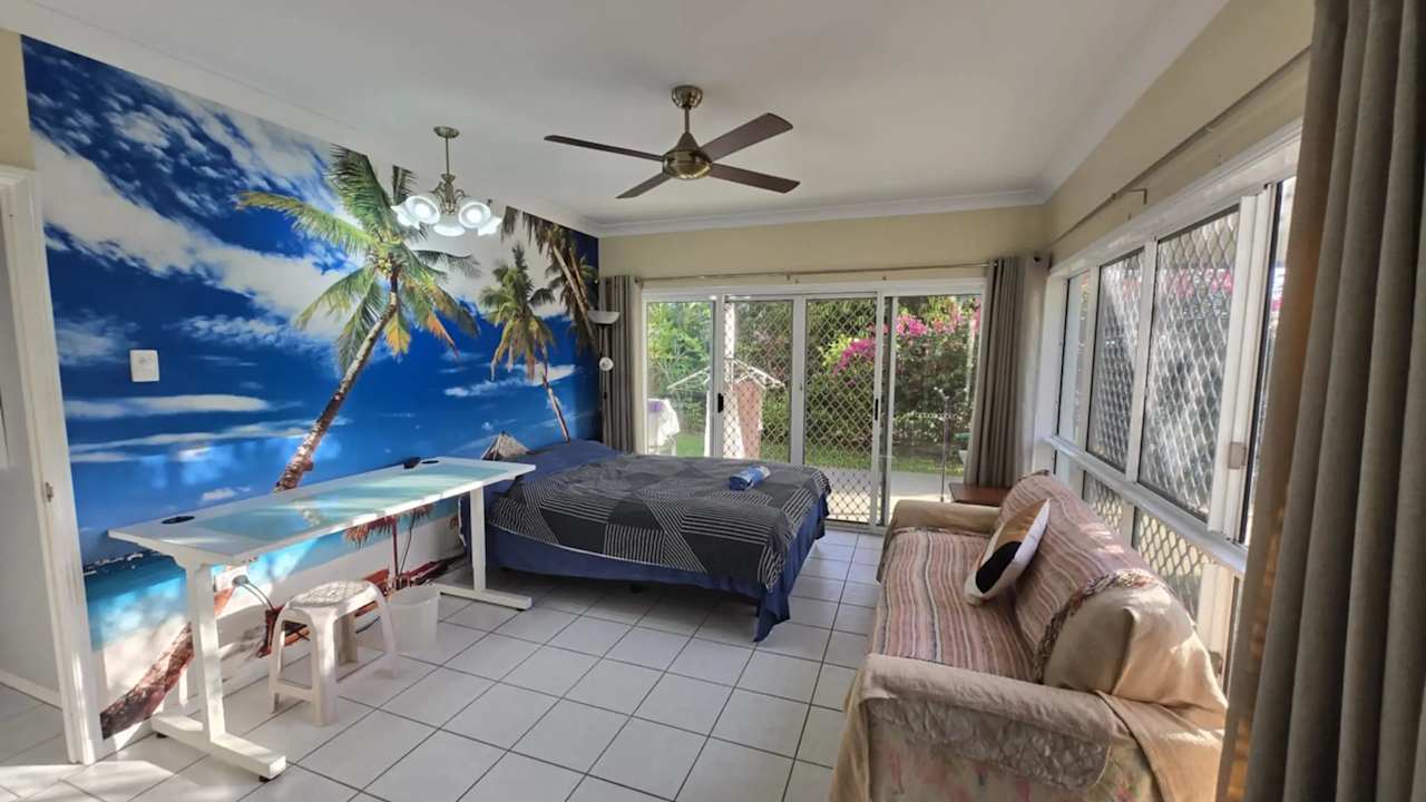 Furnished room in a share house
