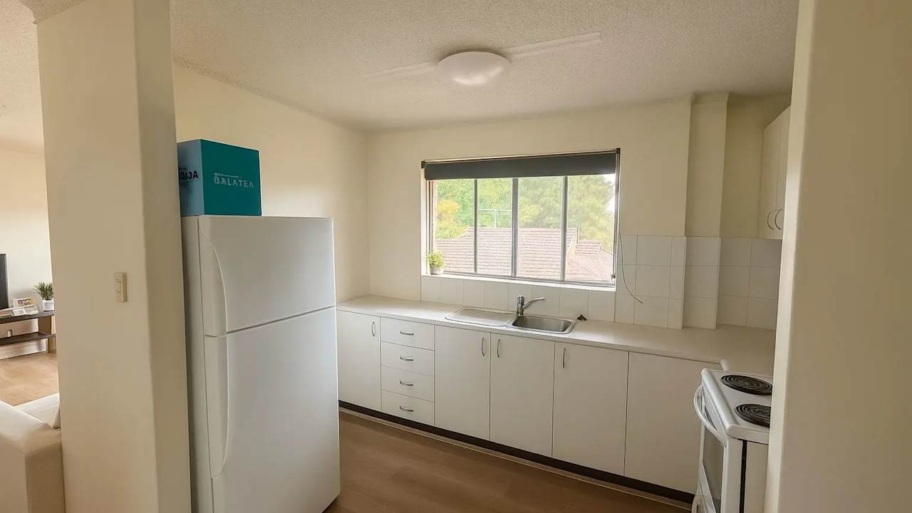 Furnished room in a flatshare